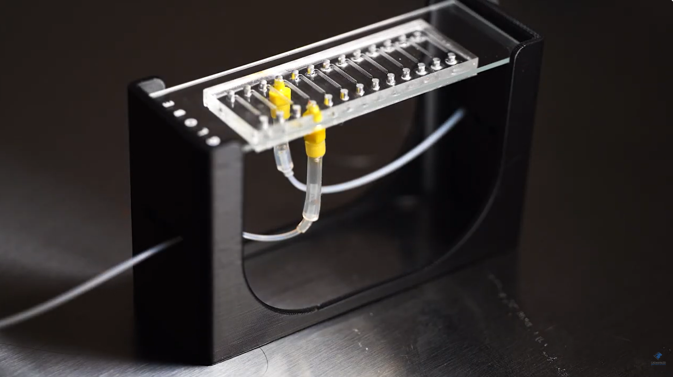 High-resolution 3D-printed Cell Trap Device microfluidic device 01