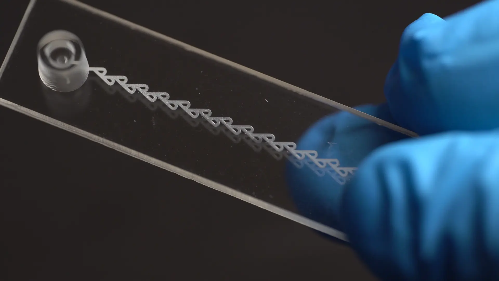 High-resolution 3D-printed Tesla valve microfluidic device
